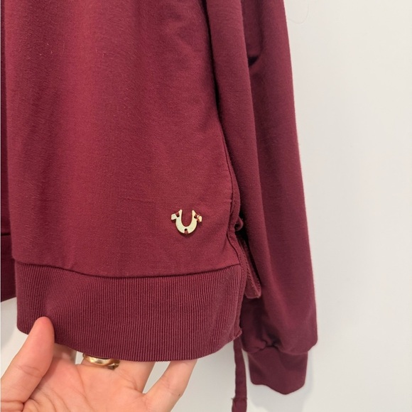 🪩 True Religion Maroon Strappy Blouse - Picture 3 of 10